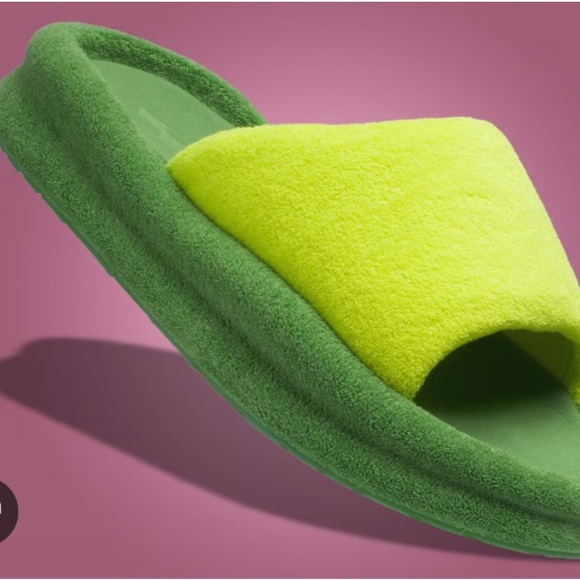 skylrk Other - SKYLRK Justin Bieber Rest Tennis Slides Green Yellow Fuzzy Size 11 Mens
